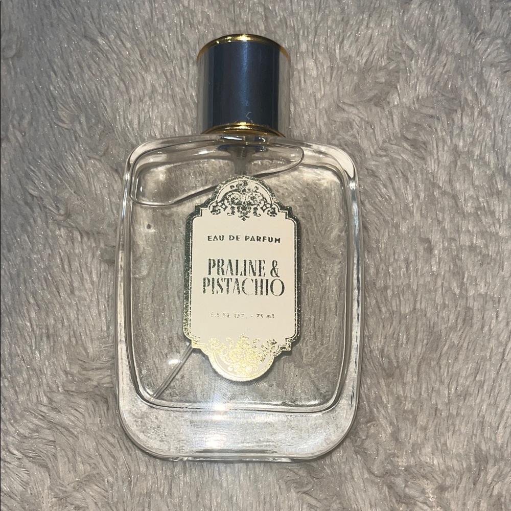 Tru Fragrance Praline & Pistachio Eau de Parfum - Clear Bottle with Gold Cap